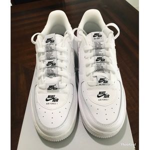 Sold!! Air Force 1 LV8 3 Size 6.5 Y